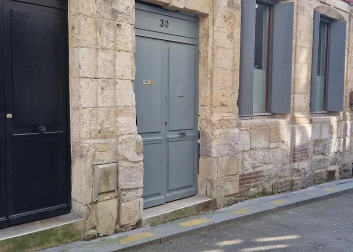 Les Bons Enfants 8 Apartment *